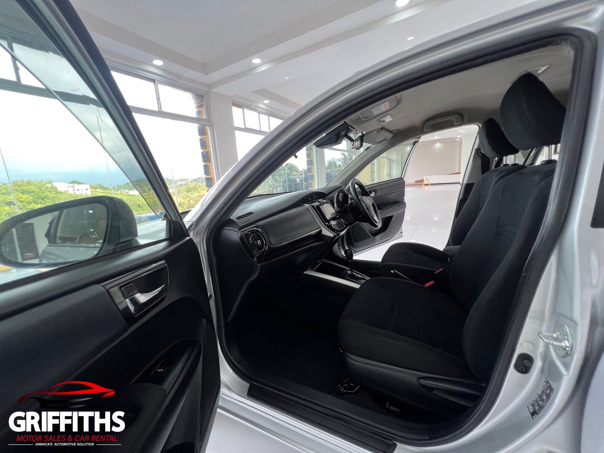 Vehicle Image 8