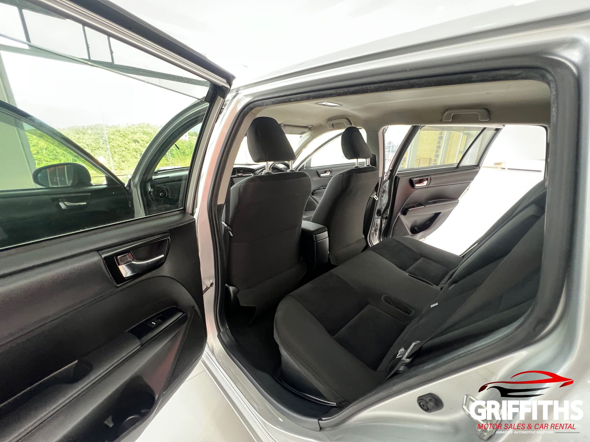 Vehicle Image 9