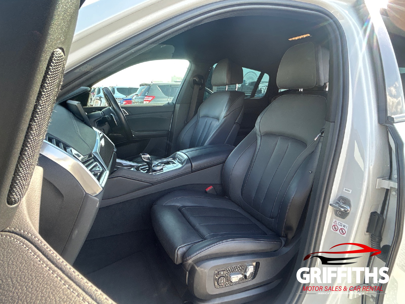 Vehicle Image 8