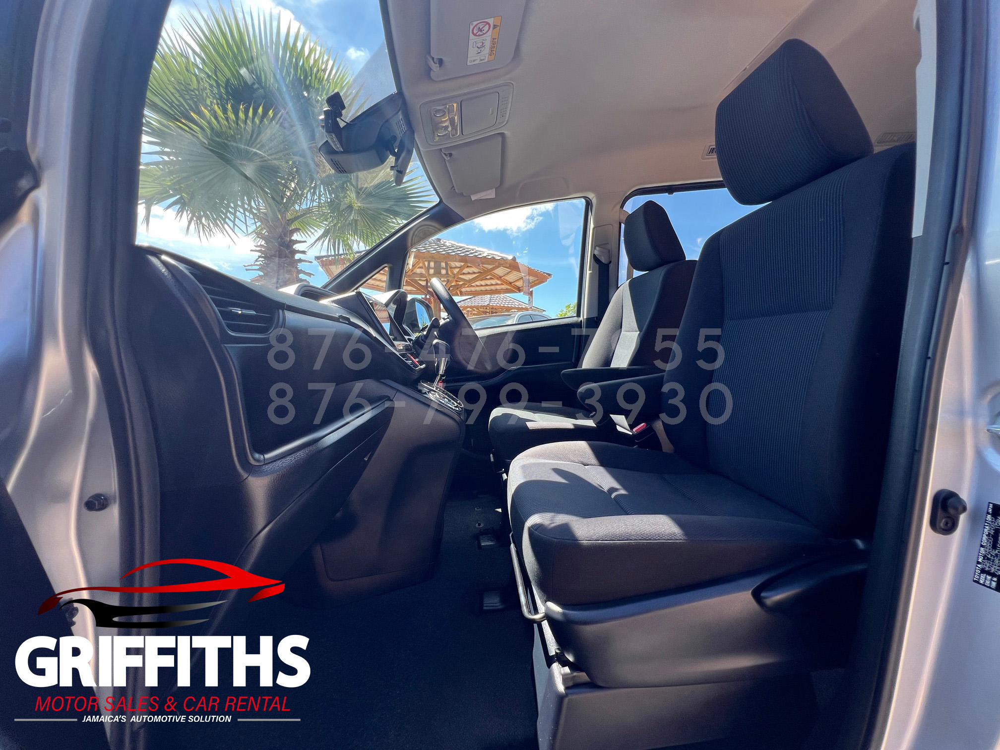 Vehicle Image 12