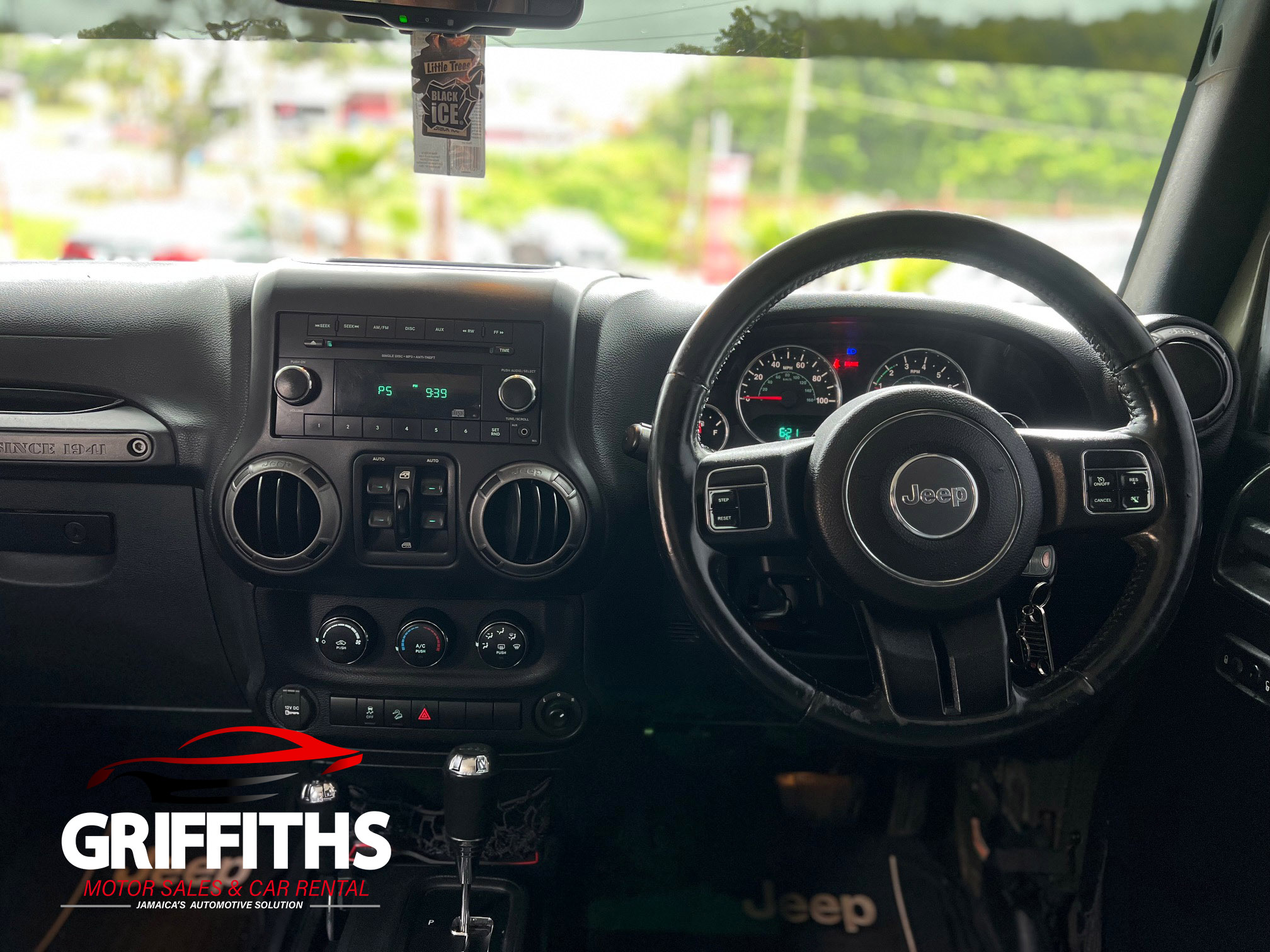 Vehicle Image 12